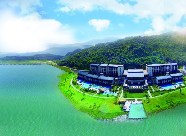 【温泉观光】清远英德宝晶宫天鹅湖温泉酒店、宝晶宫（溶洞体验）+玻璃桥+采茶2天