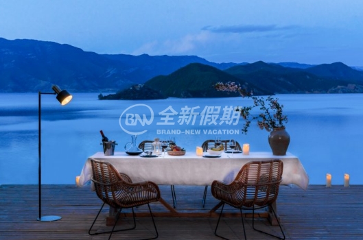   诗莉莉泛蜜月·泸沽湖汐畔精品度假酒店