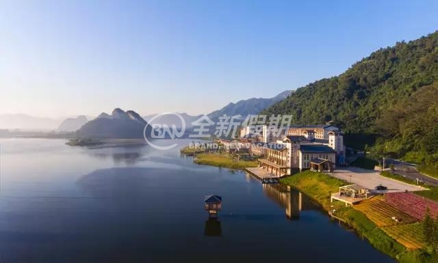 英德宝晶宫天鹅湖温泉酒店