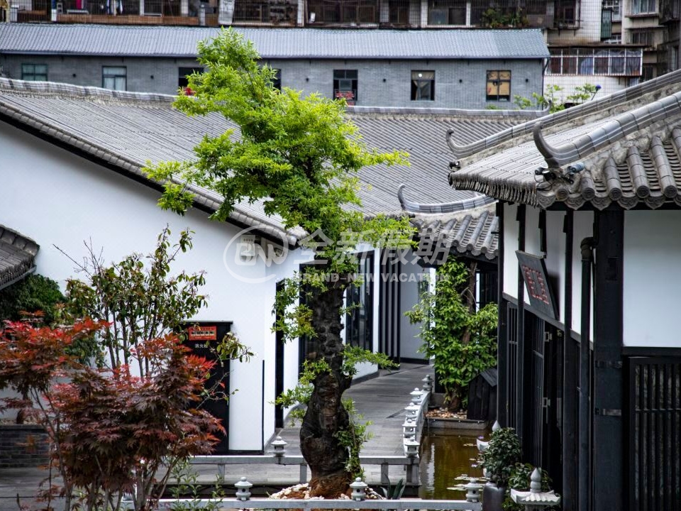 龚禧里·禧见酒店(昆明火车站大树营地铁站店)